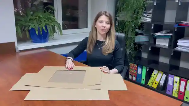 Коробка с крышкой и окошком 300*300*120мм, бурый